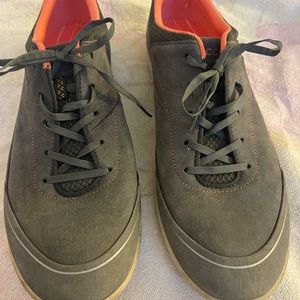 Ecco sneakers like new
